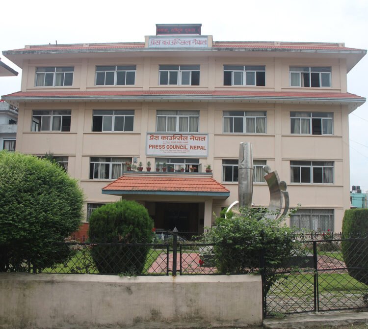 183 Online prosecuted for stealing news