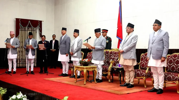 Three ministers from new coalition sworn in
