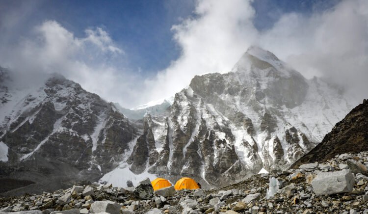 63 mountaineers acquire permits to climb Mt Everest for spring season