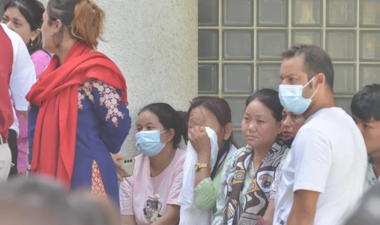 Teaching Hospital premises in mourning: Relatives in tears