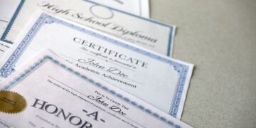 4 held for presenting phony academic certificates for EDV
